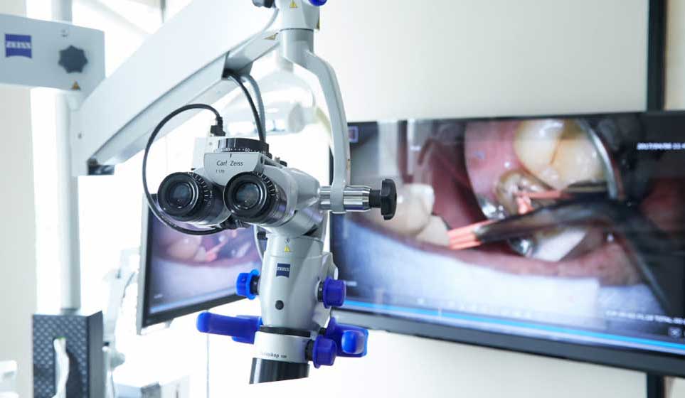 マイクロスコープ精密治療